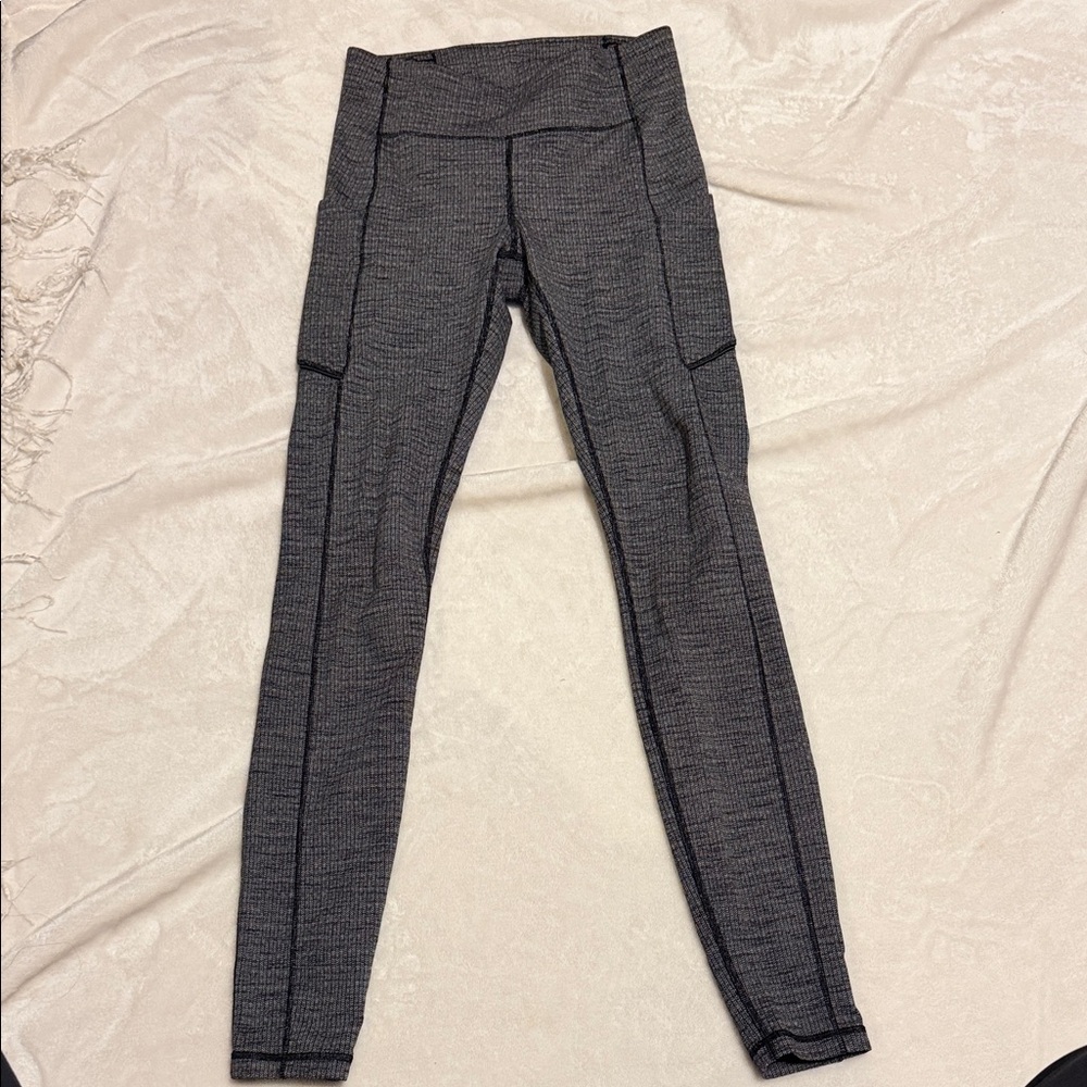 Lululemon Speed Up Tight 28" Size 6